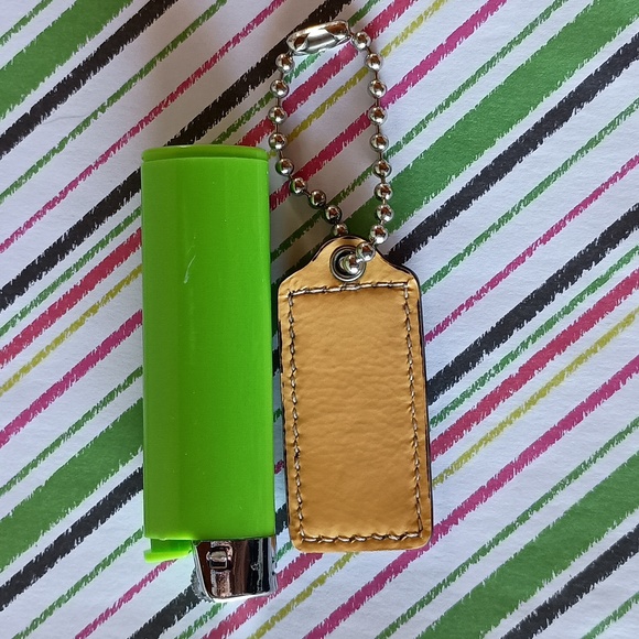 Coach Tags - Picture 3 of 7